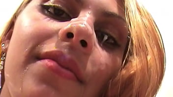 Loira brasileira tem penetracao anal e esperma no rosto